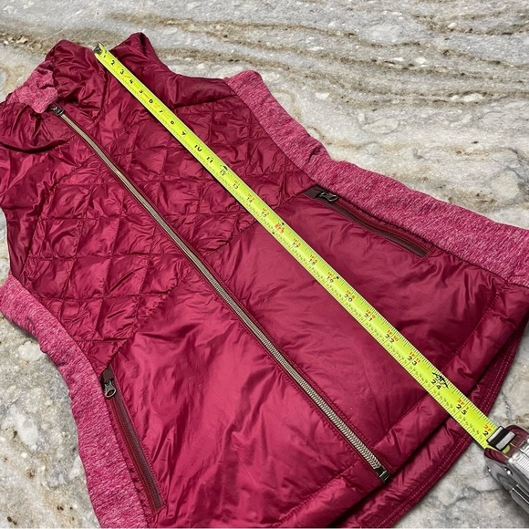 Lululemon Down For A Run Vest in Berry Rumble Women’s size 4 - Picture 8 of 14